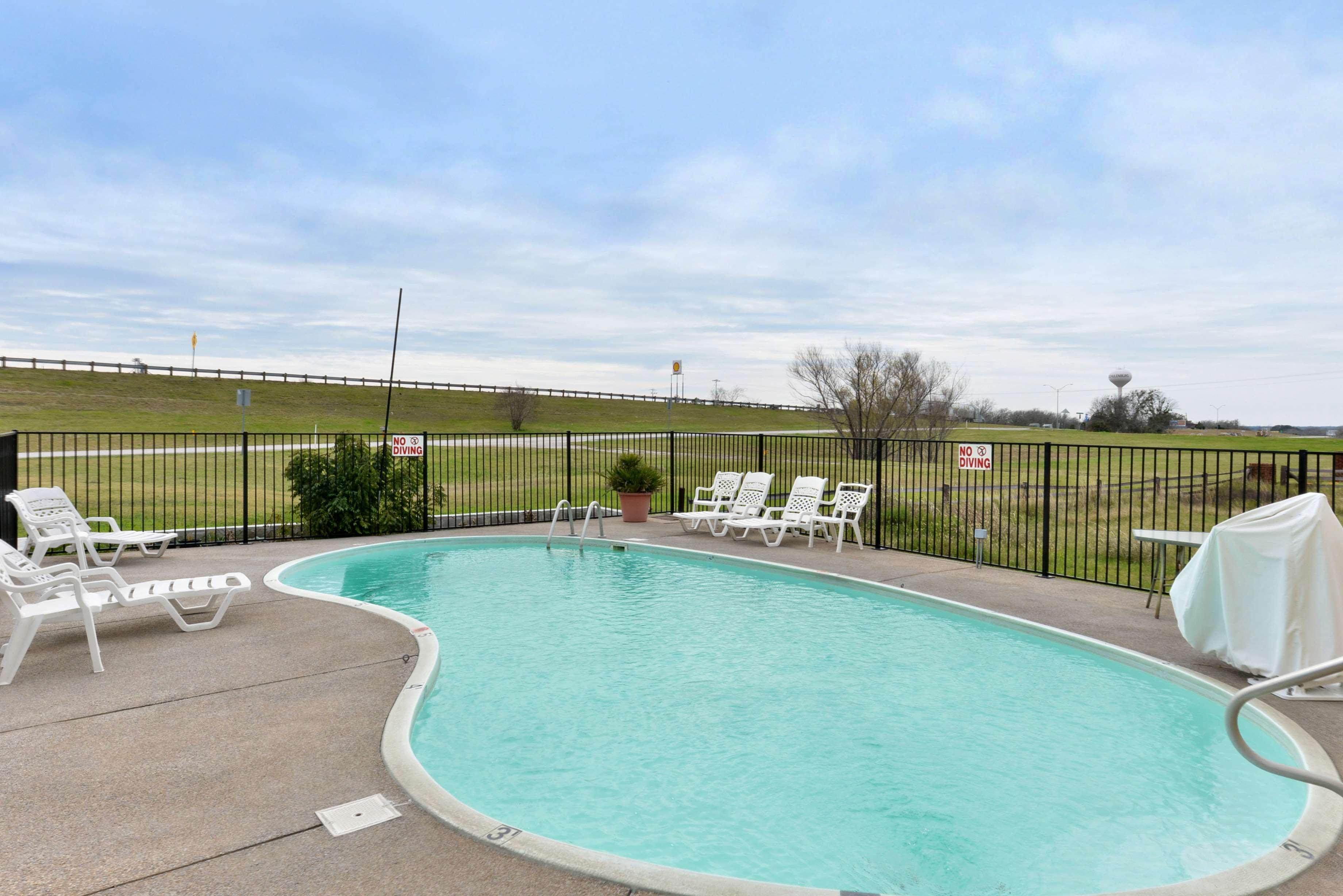 Americas Best Value Inn Schulenburg Buitenkant foto