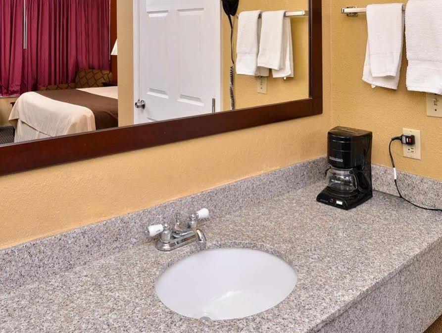 Americas Best Value Inn Schulenburg Buitenkant foto